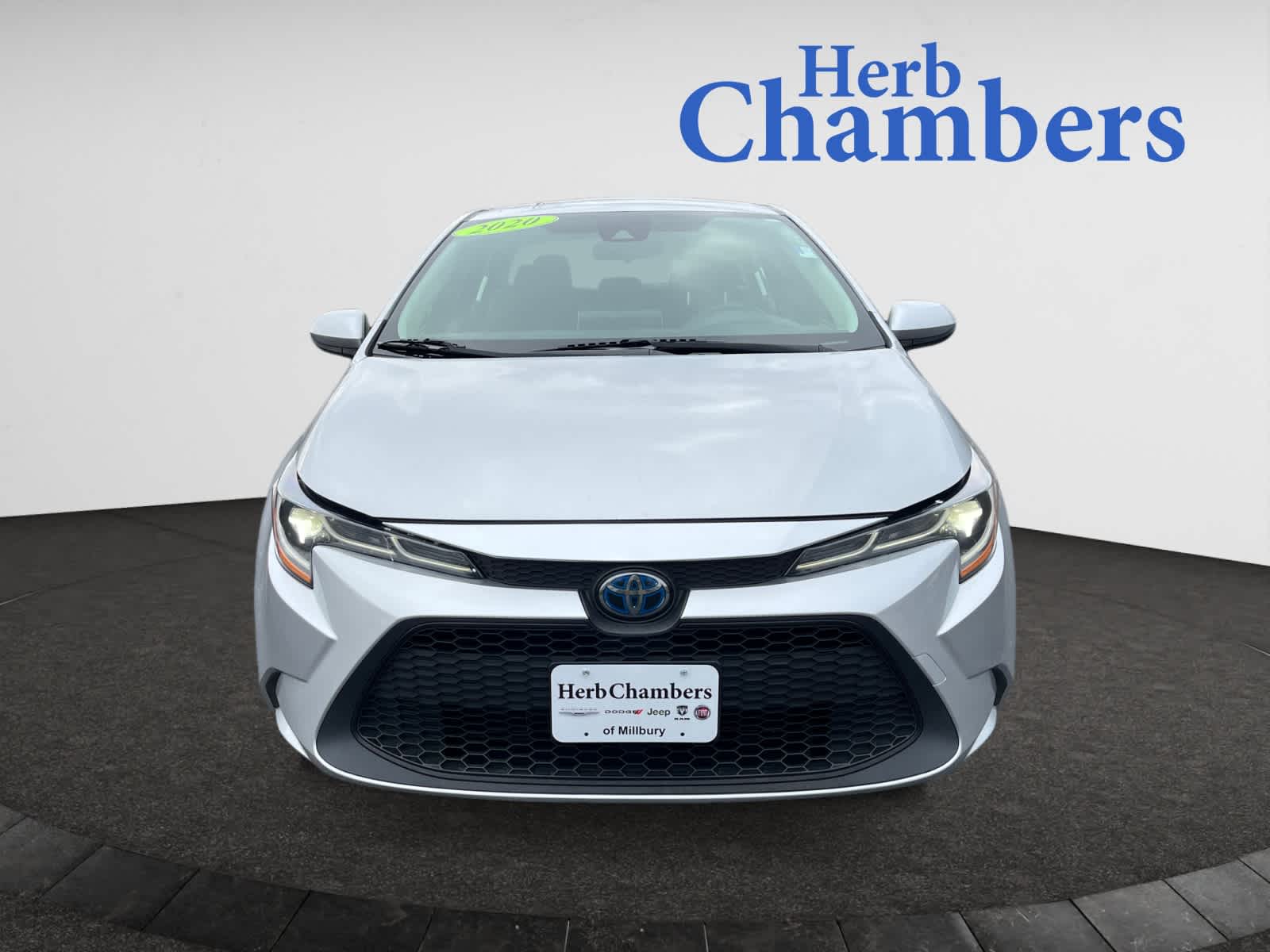 2020 Toyota Corolla Hybrid LE photo 2
