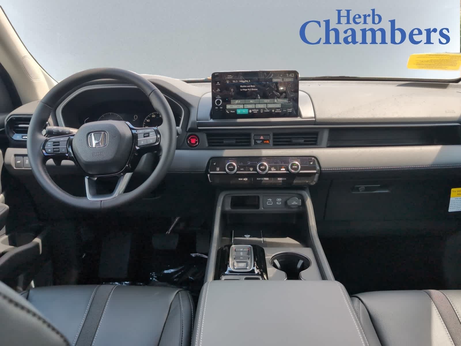 new 2025 Honda Pilot car, priced at $47,095