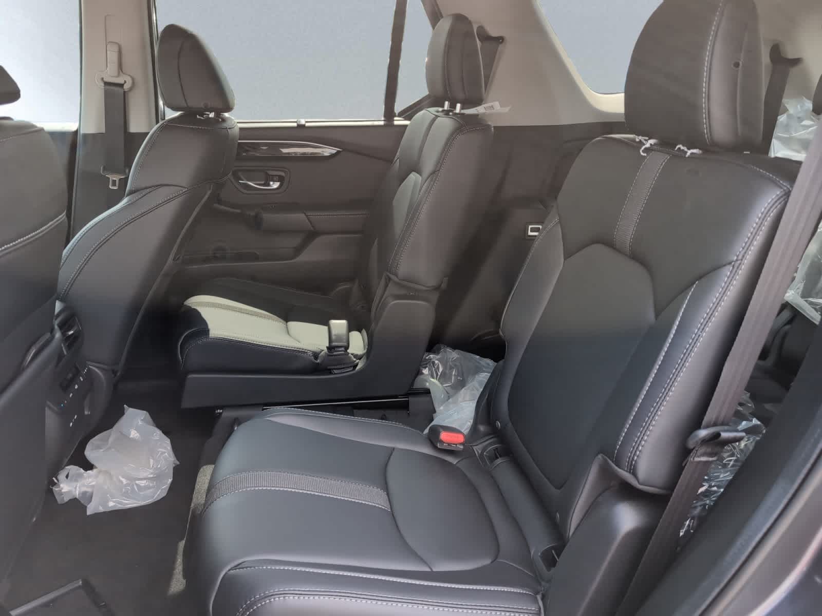 new 2025 Honda Pilot car, priced at $52,995