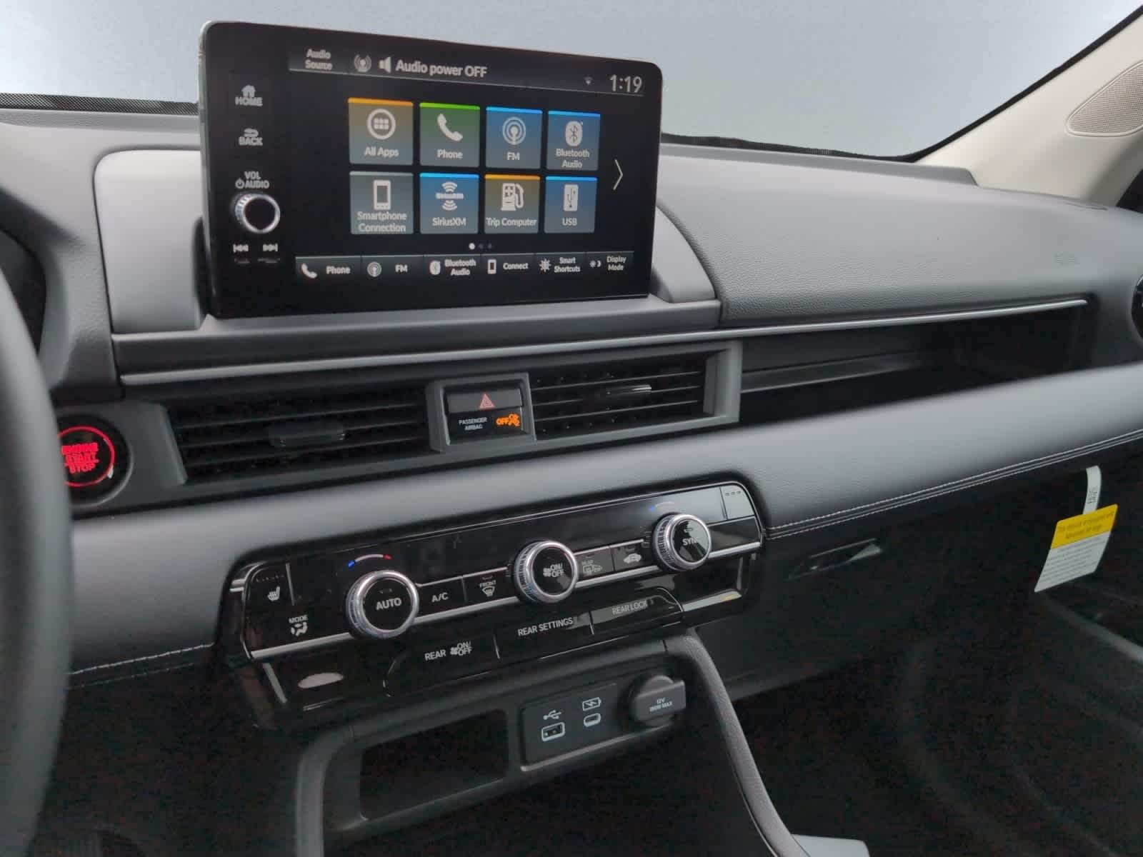 new 2025 Honda Pilot car, priced at $47,095