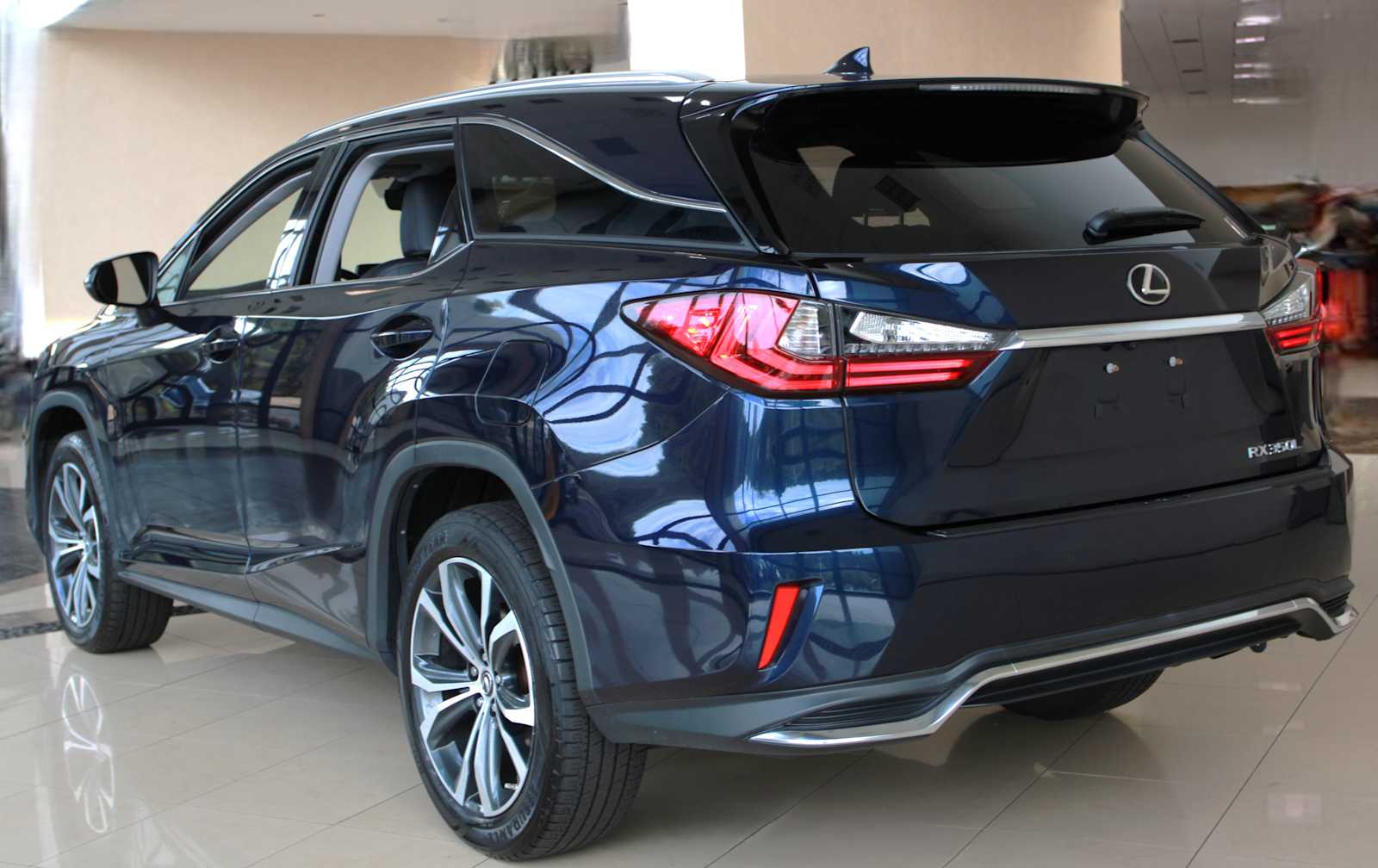 2022 Lexus RX 350L AWD photo 3