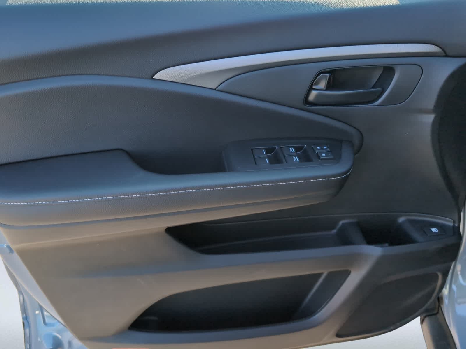 2025 Honda Ridgeline Sport - Photo 12