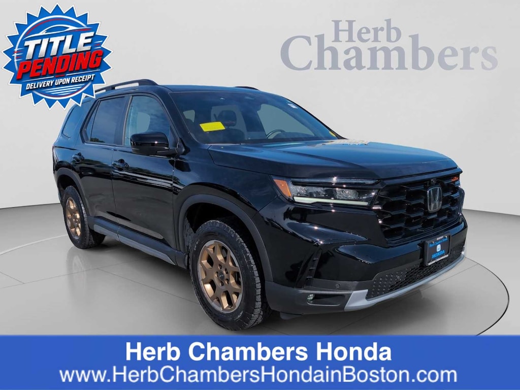 Used 2024 Honda Pilot TrailSport SUV