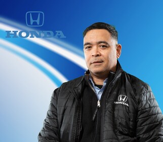 Staff member Sean  Desilva  from ID_ef916e