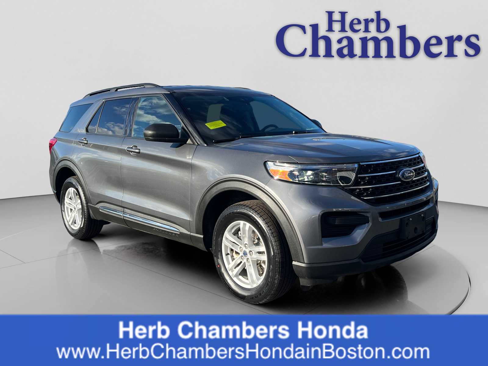 2022 Ford Explorer XLT 4WD photo
