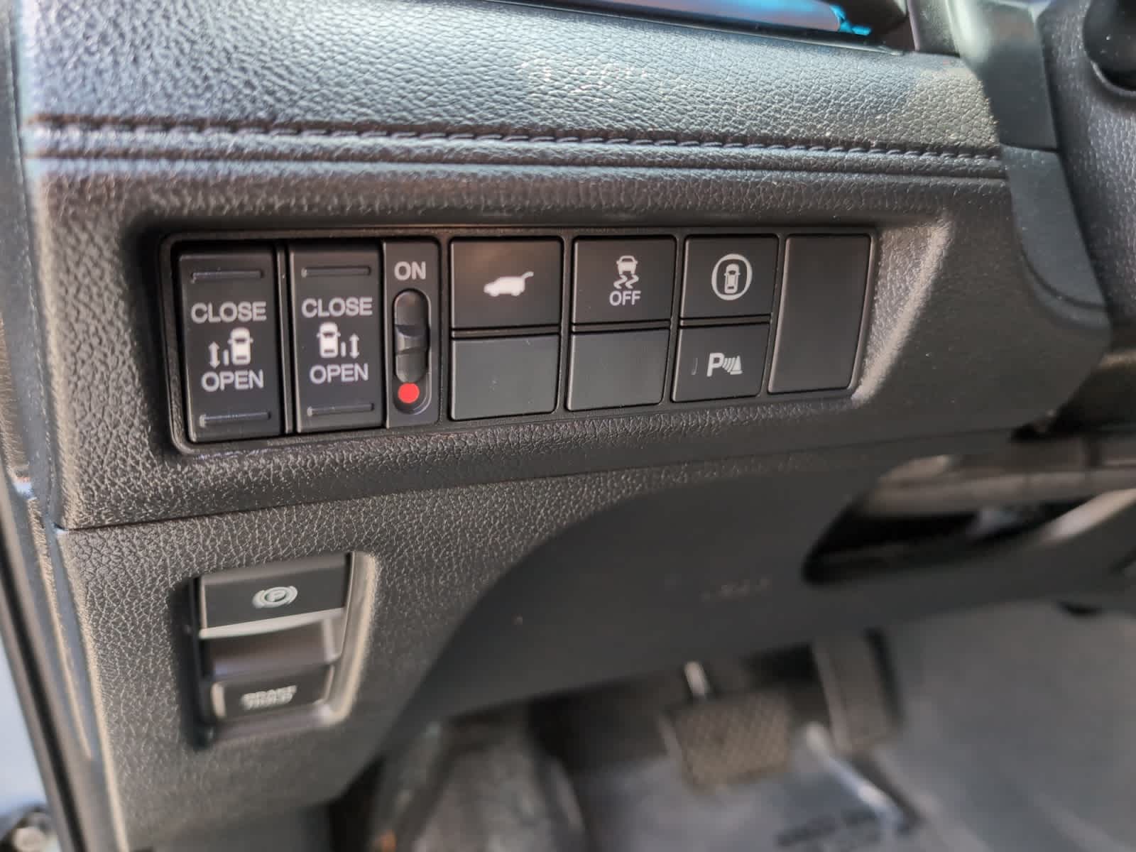2023 Honda Odyssey Touring - Photo 24
