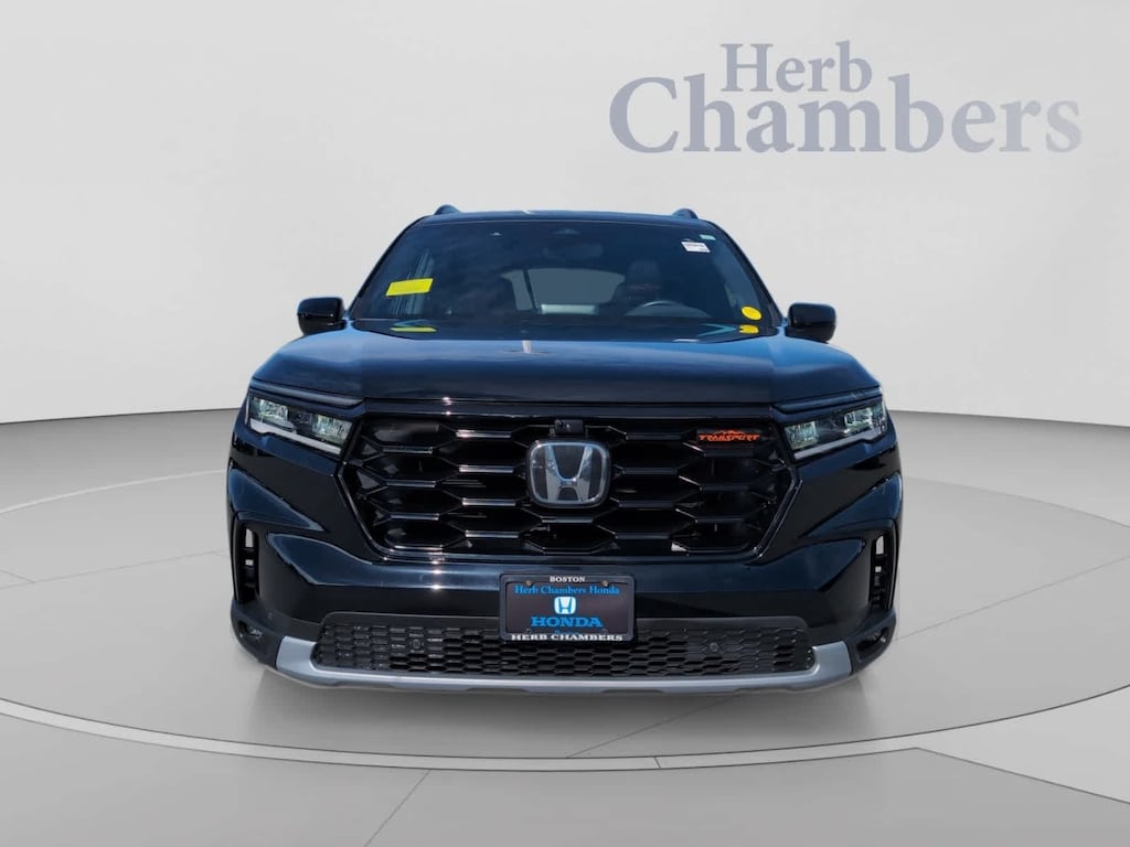 Used 2024 Honda Pilot TrailSport SUV