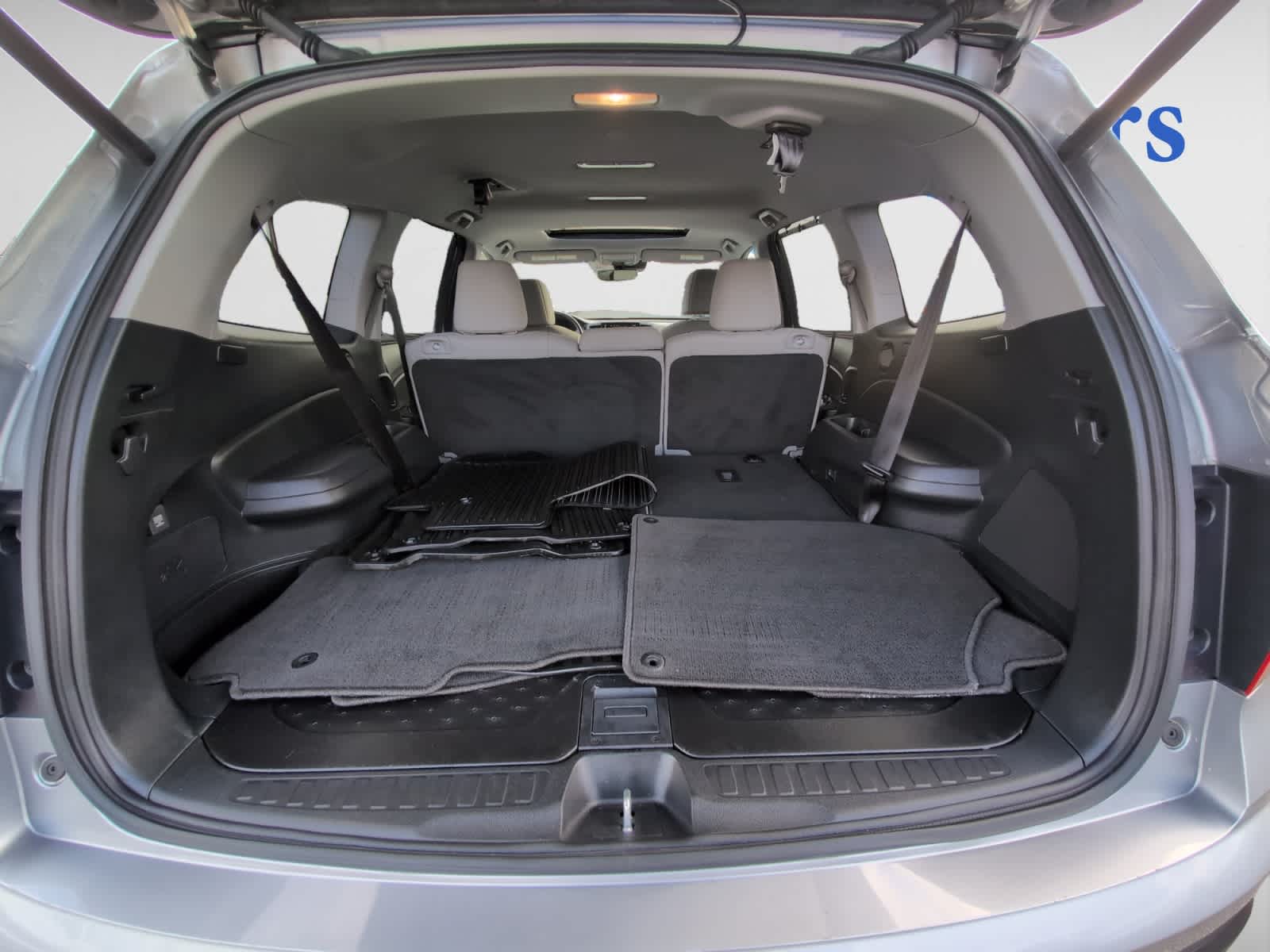 2022 Honda Pilot Special Edition photo 2