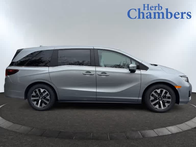 new 2026 Honda Odyssey car, priced at $44,290