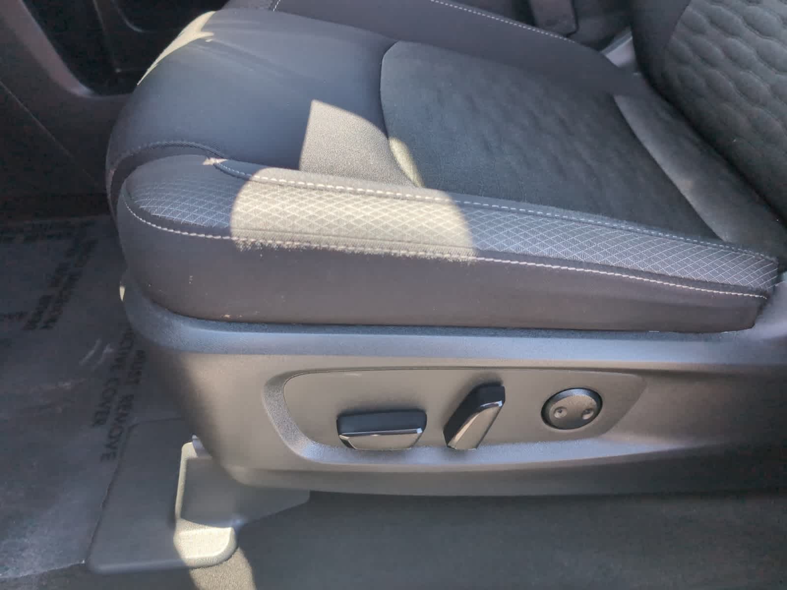 used 2025 Nissan Pathfinder car, priced at $33,298