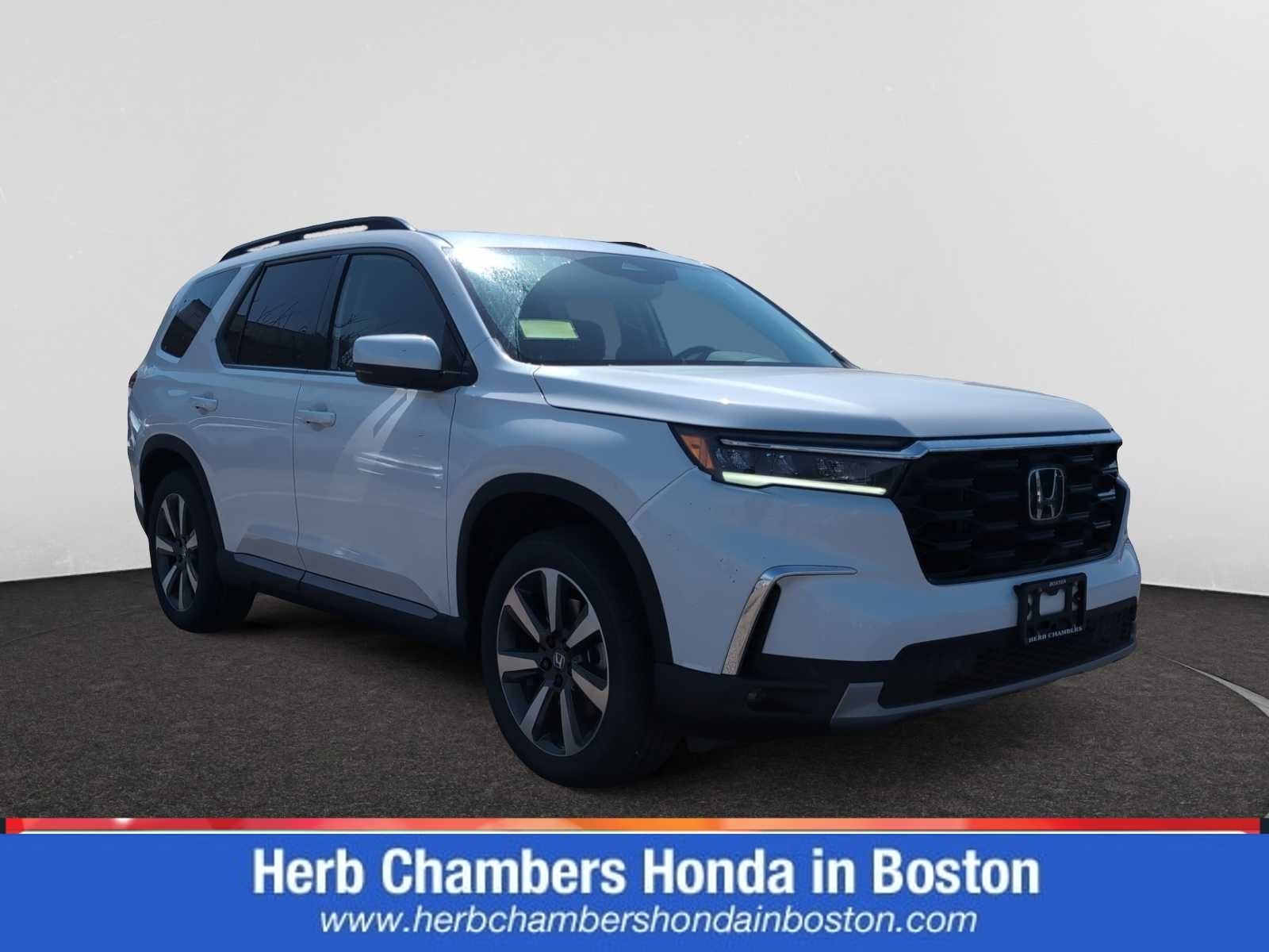 2025 Honda Pilot Touring's photo