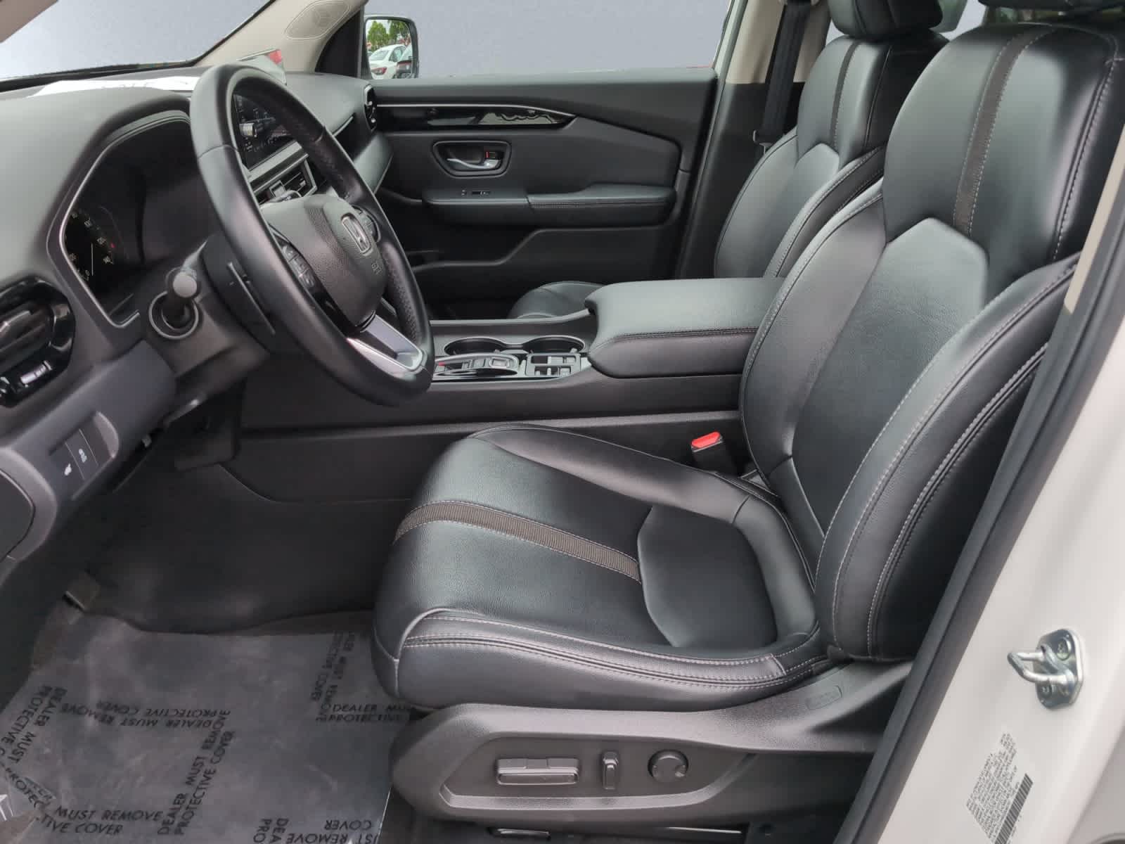 used 2025 Honda Pilot car, priced at $41,250
