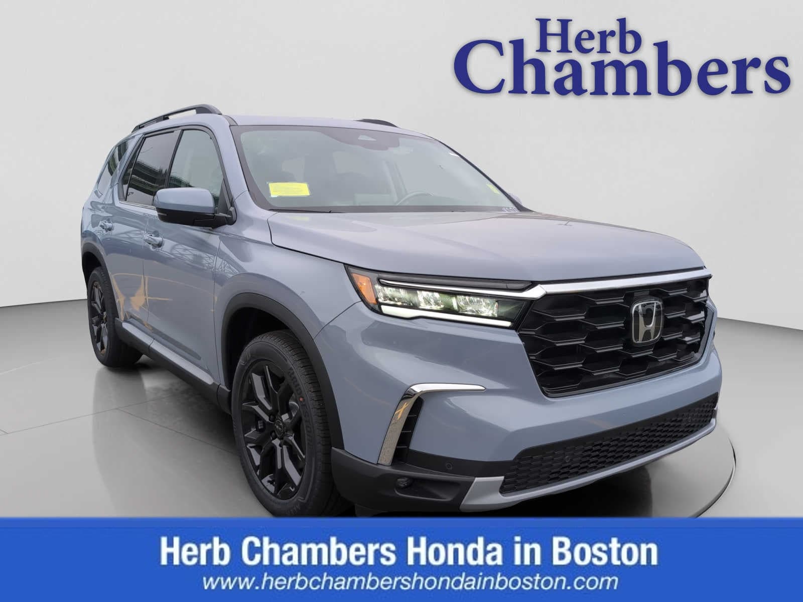 2025 Honda Pilot Touring's photo