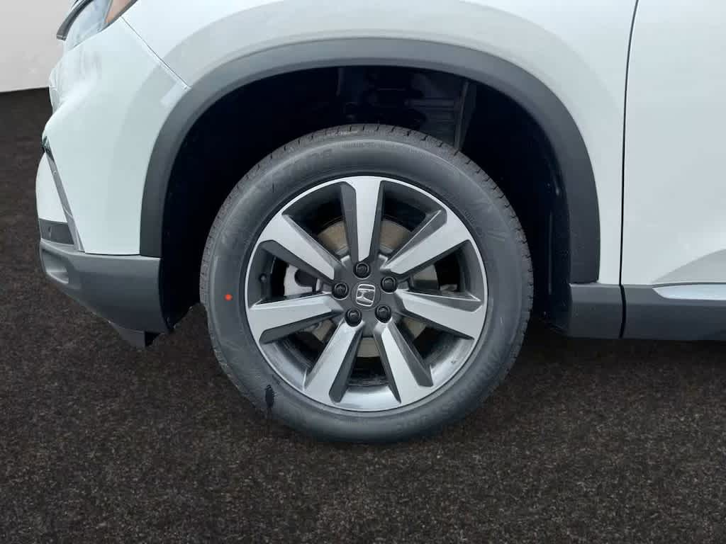 new 2025 Honda Pilot car, priced at $53,450