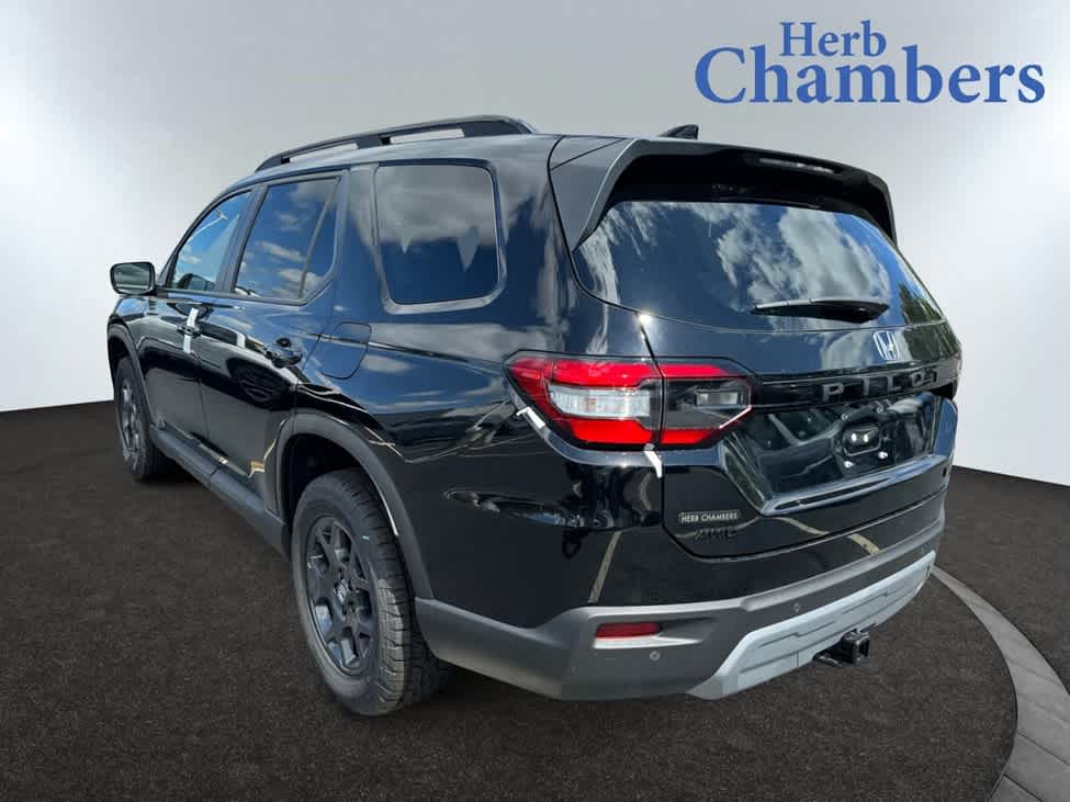 new 2025 Honda Pilot car, priced at $50,895