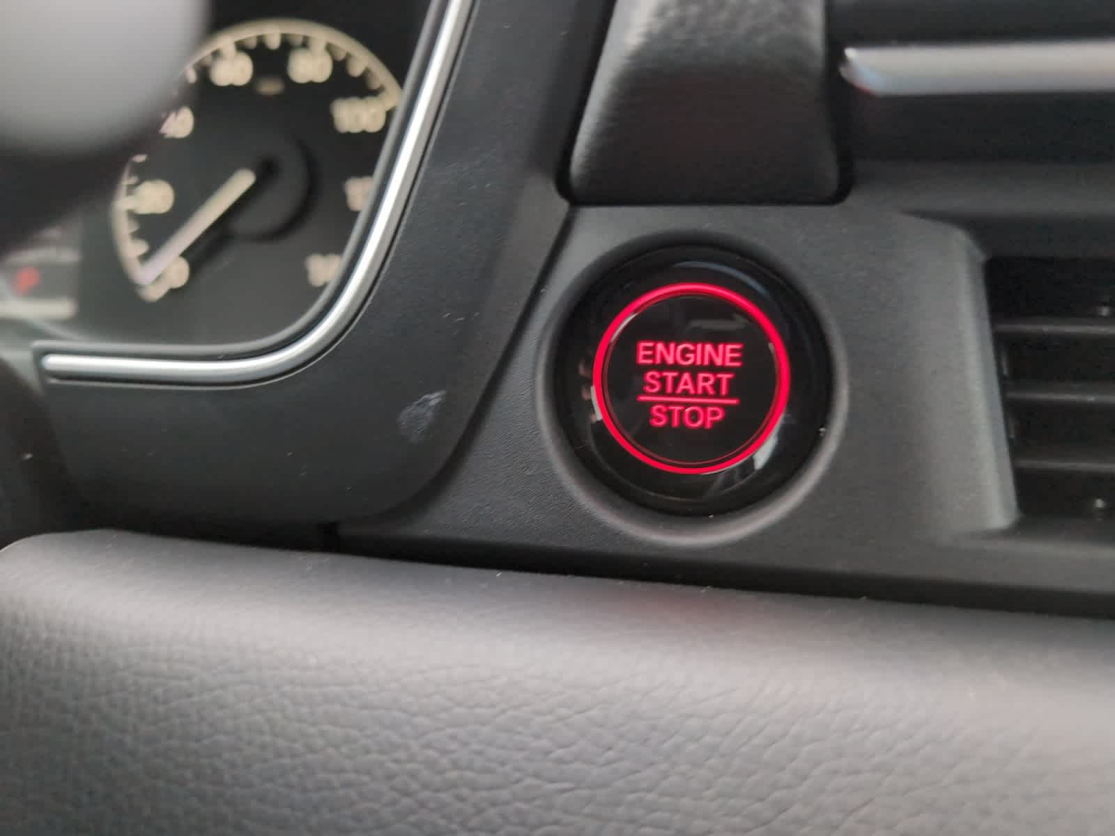 new 2025 Honda Pilot car, priced at $43,795