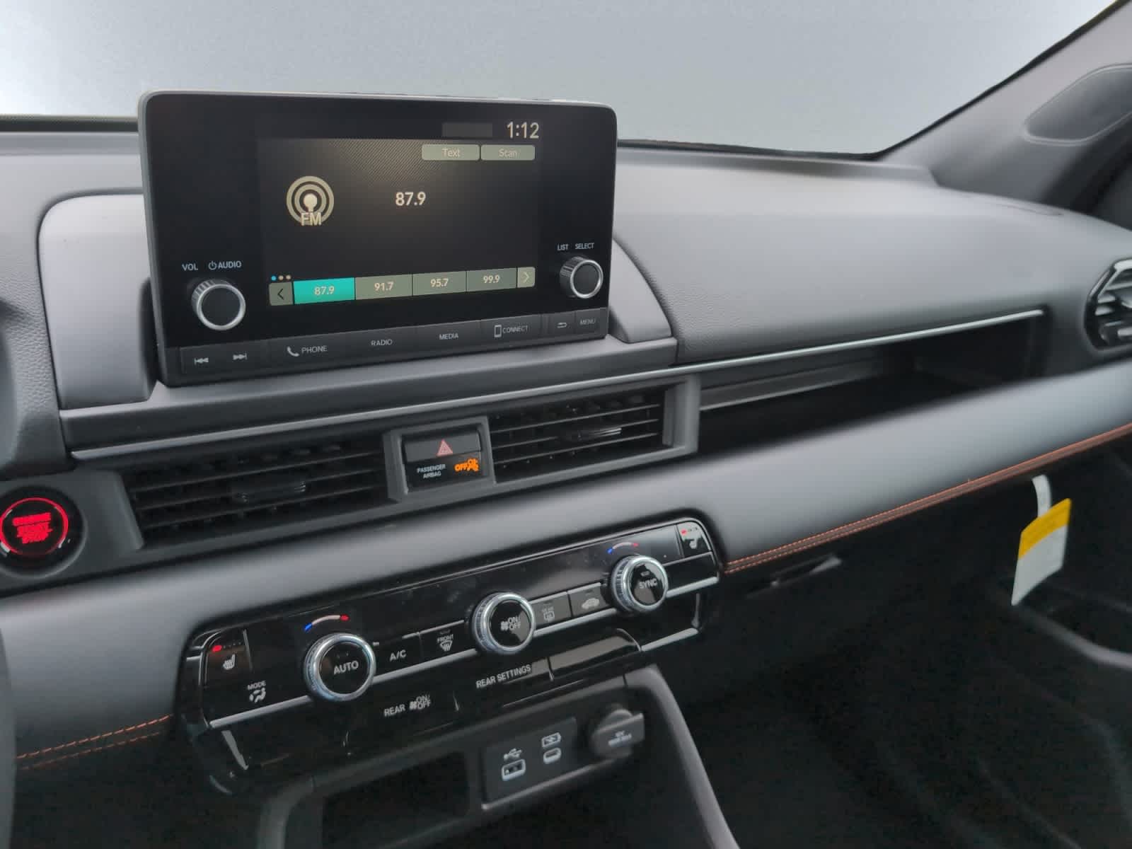 new 2025 Honda Pilot car, priced at $43,795