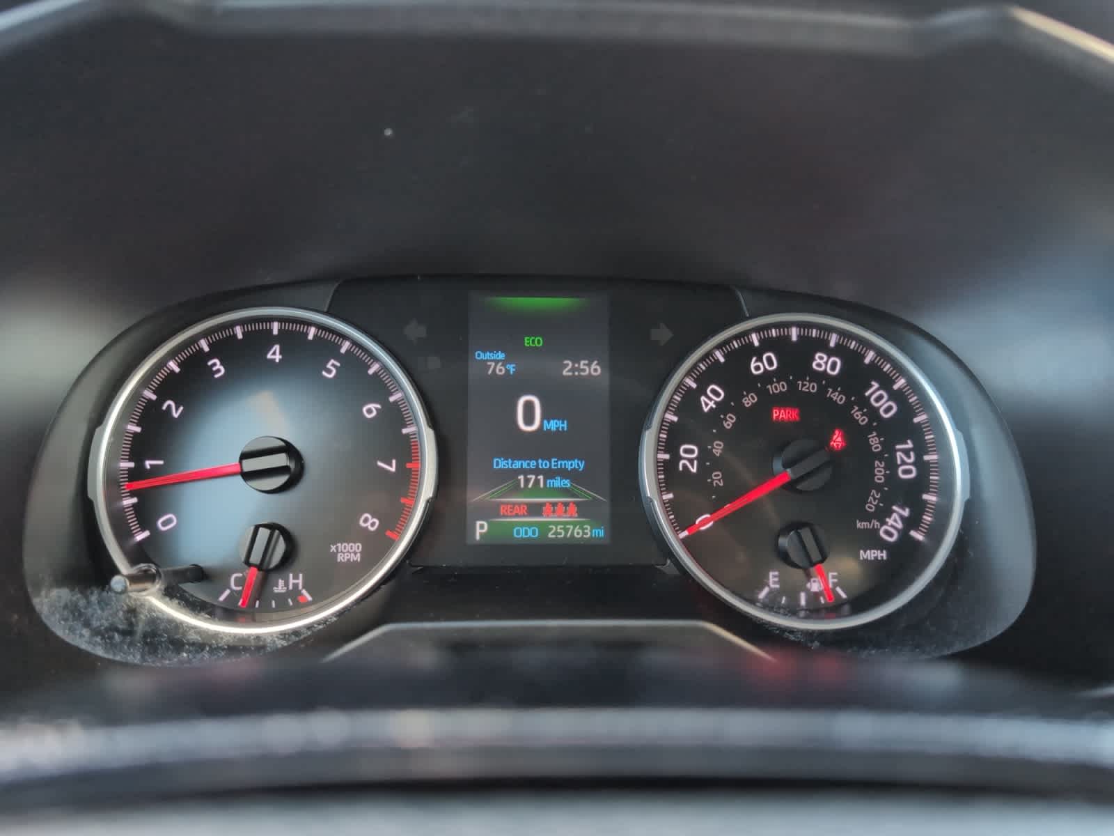 2021 Toyota RAV4 LE photo 4