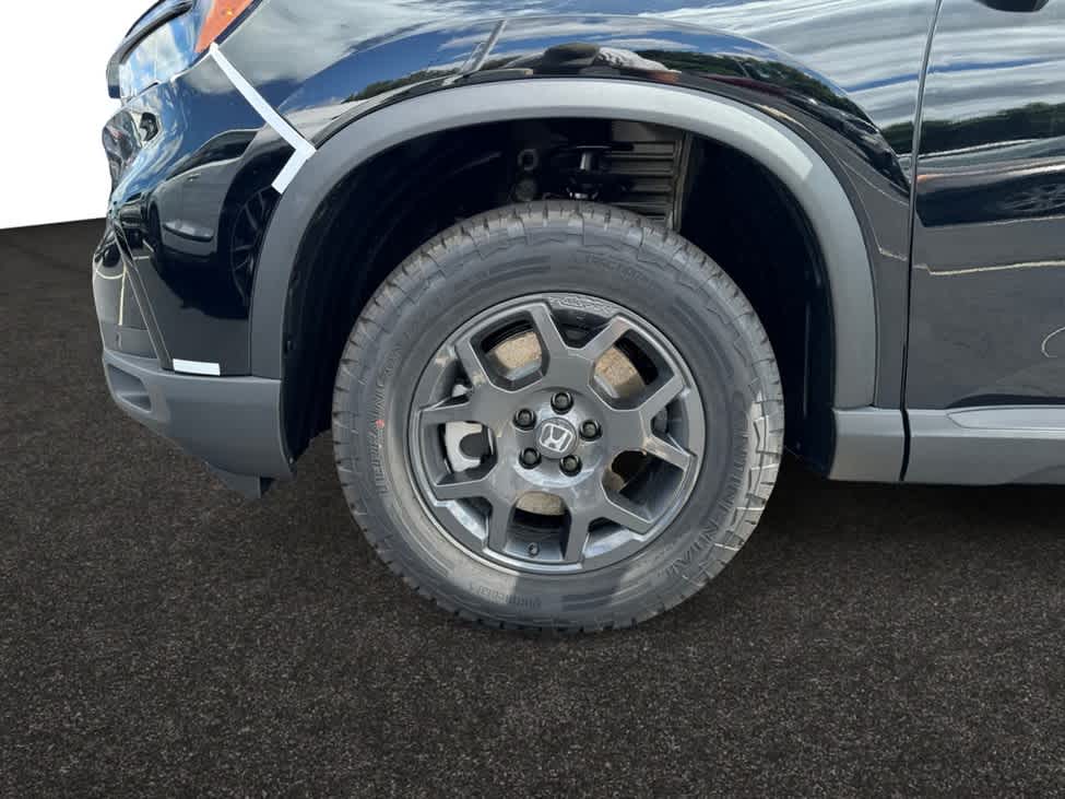 new 2025 Honda Pilot car, priced at $50,895