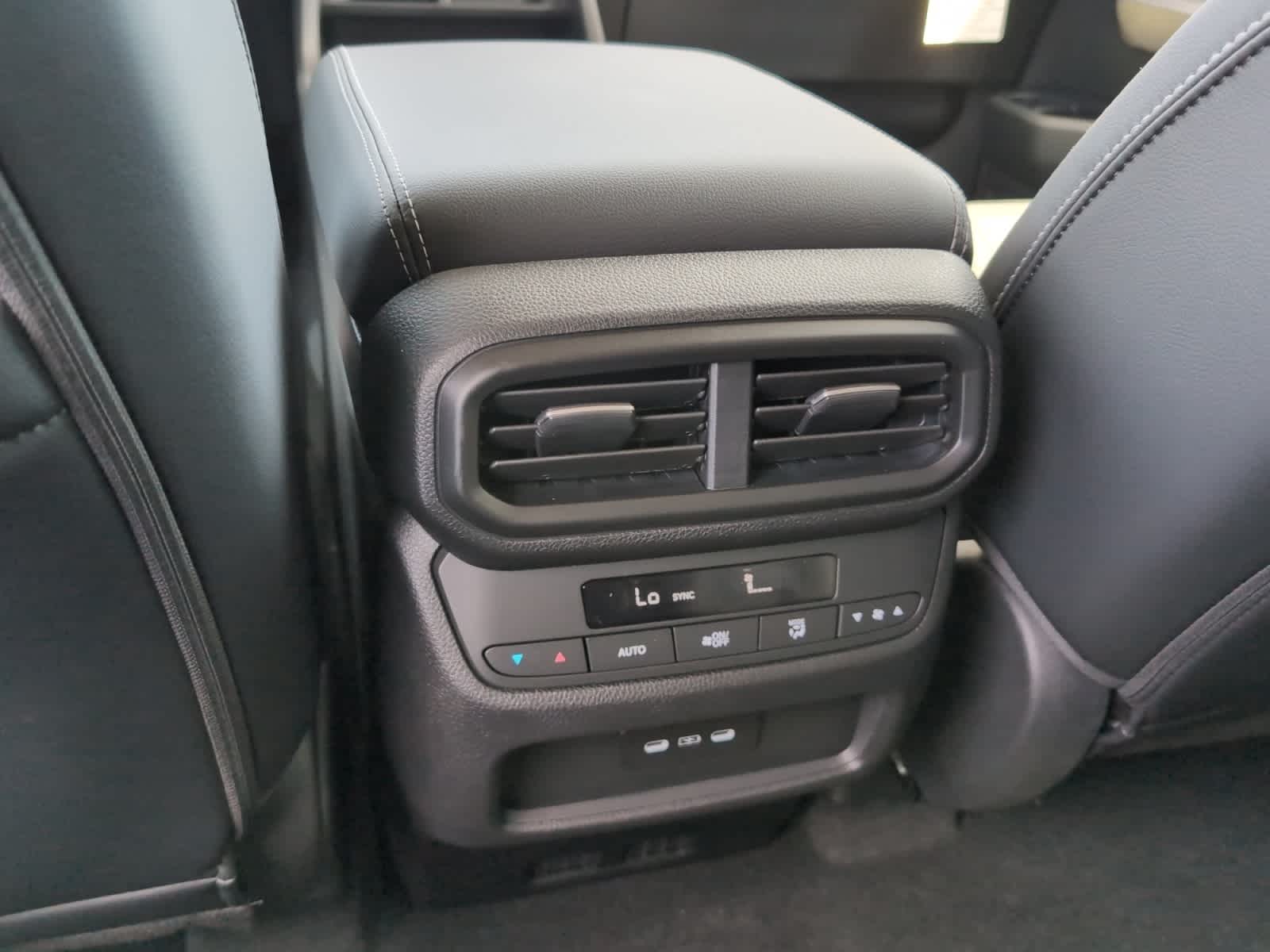 new 2025 Honda Pilot car, priced at $53,405