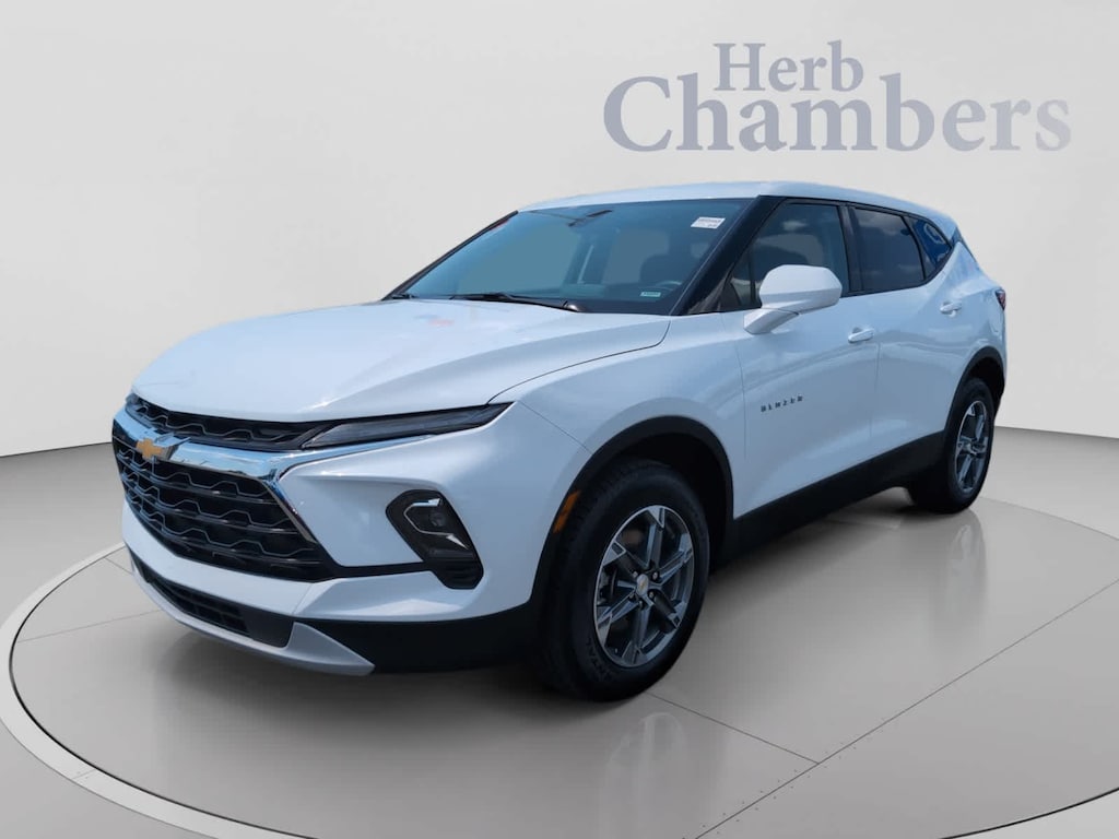 Used 2025 Chevrolet Blazer LT w/2LT SUV