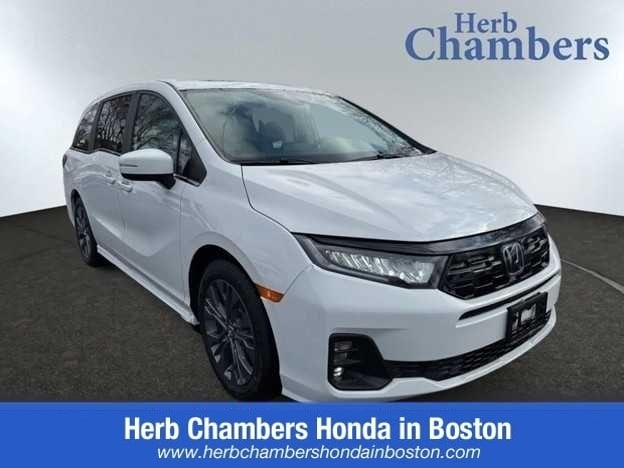 2026 Honda Odyssey Touring's photo