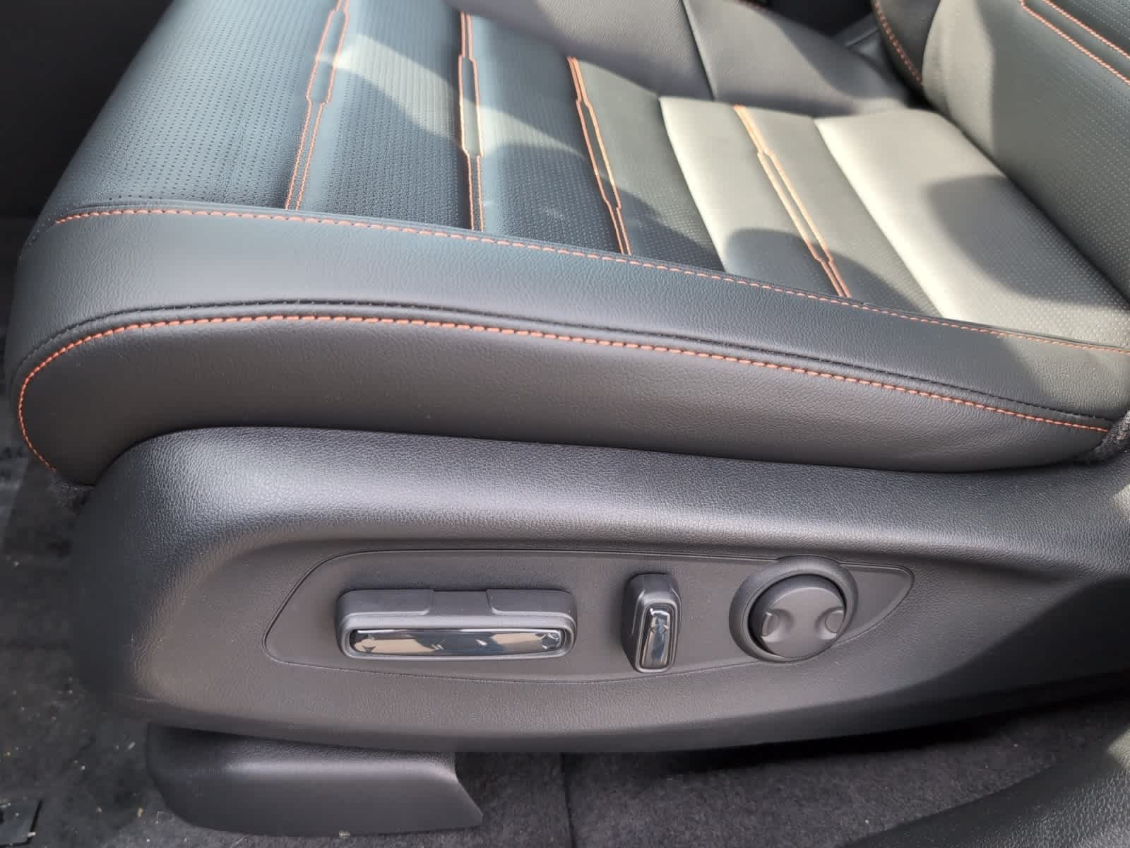 new 2026 Honda CR-V Hybrid car, priced at $41,675