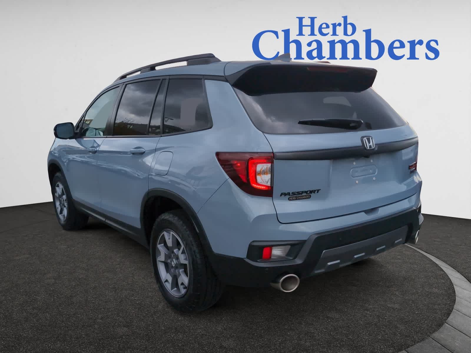 2023 Honda Passport TrailSport photo 2