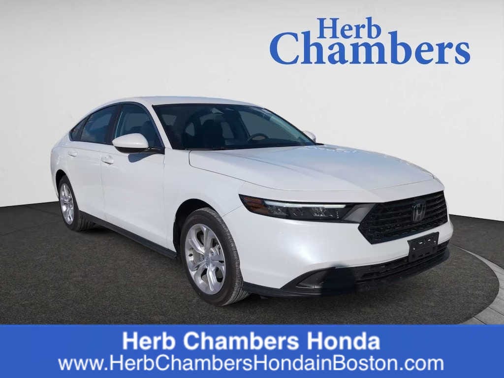 2025 Honda Accord LX's photo