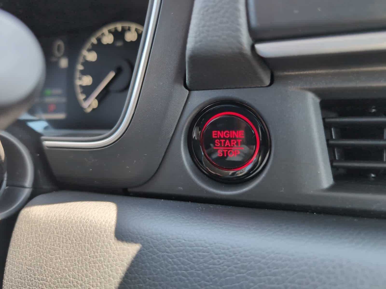 new 2025 Honda Pilot car, priced at $47,550