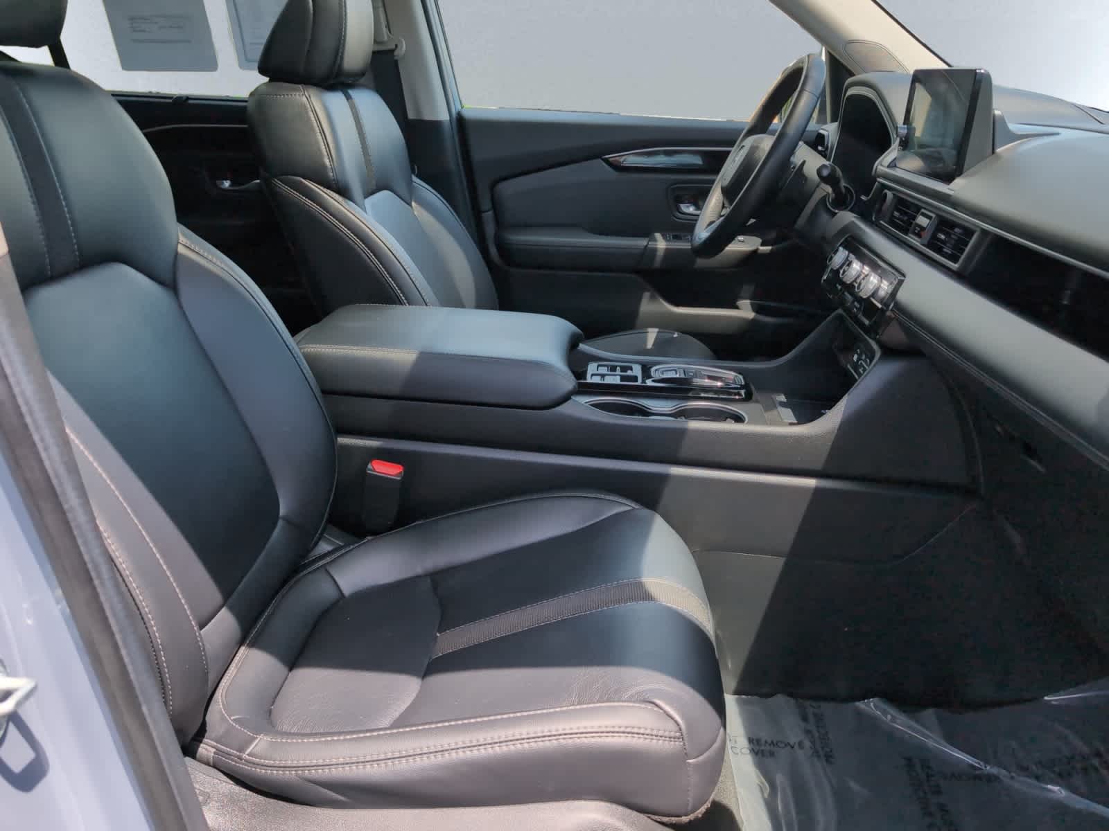 used 2025 Honda Pilot car, priced at $44,420