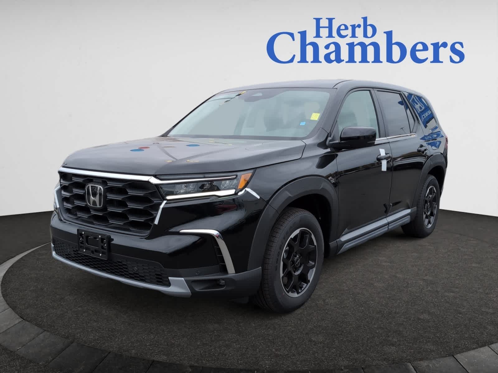 new 2025 Honda Pilot car, priced at $47,095