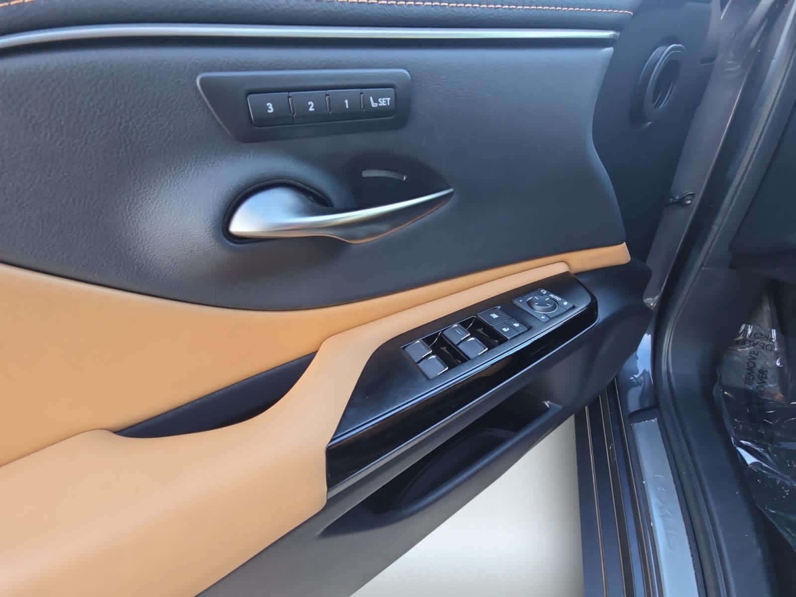 used 2023 Lexus ES 300h car, priced at $37,498