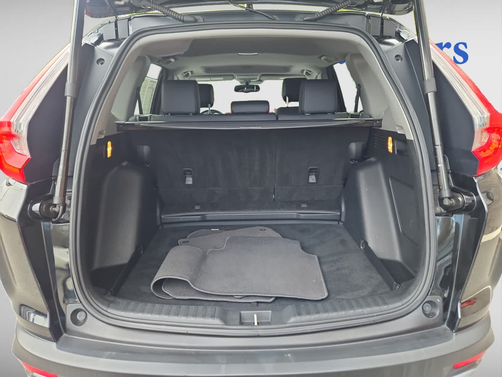 2017 Honda CR-V Touring photo 4