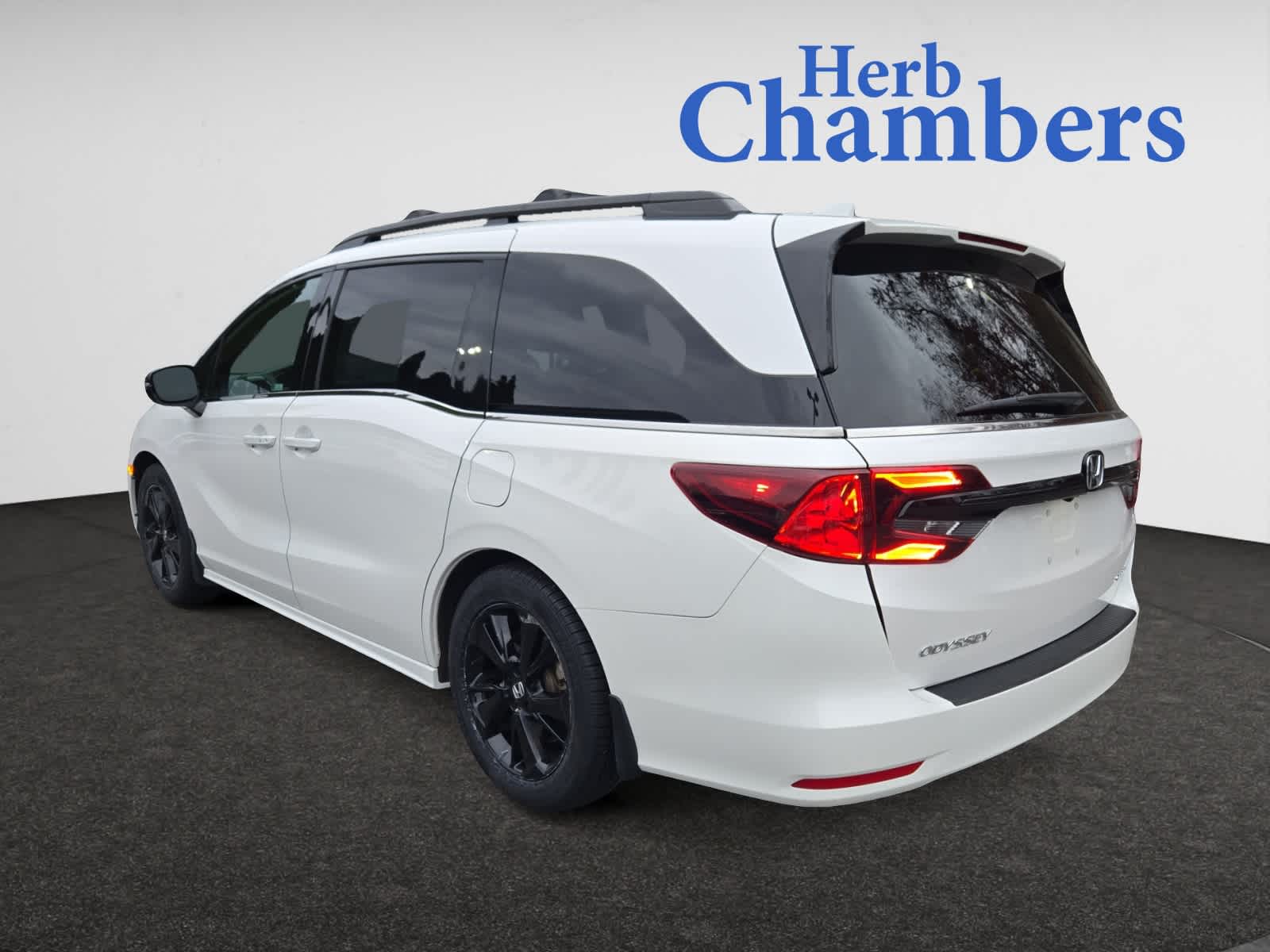 2024 Honda Odyssey Sport photo 2