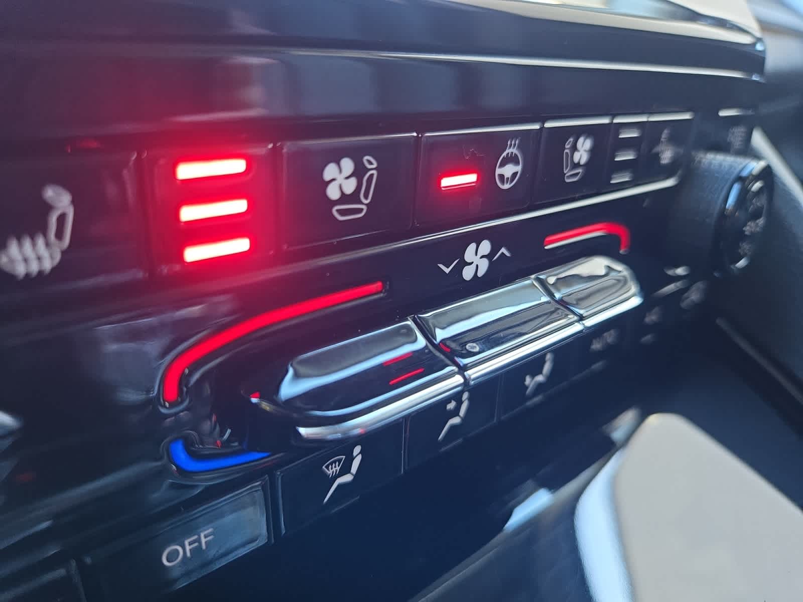 used 2023 Jeep Grand Cherokee car, priced at $31,998