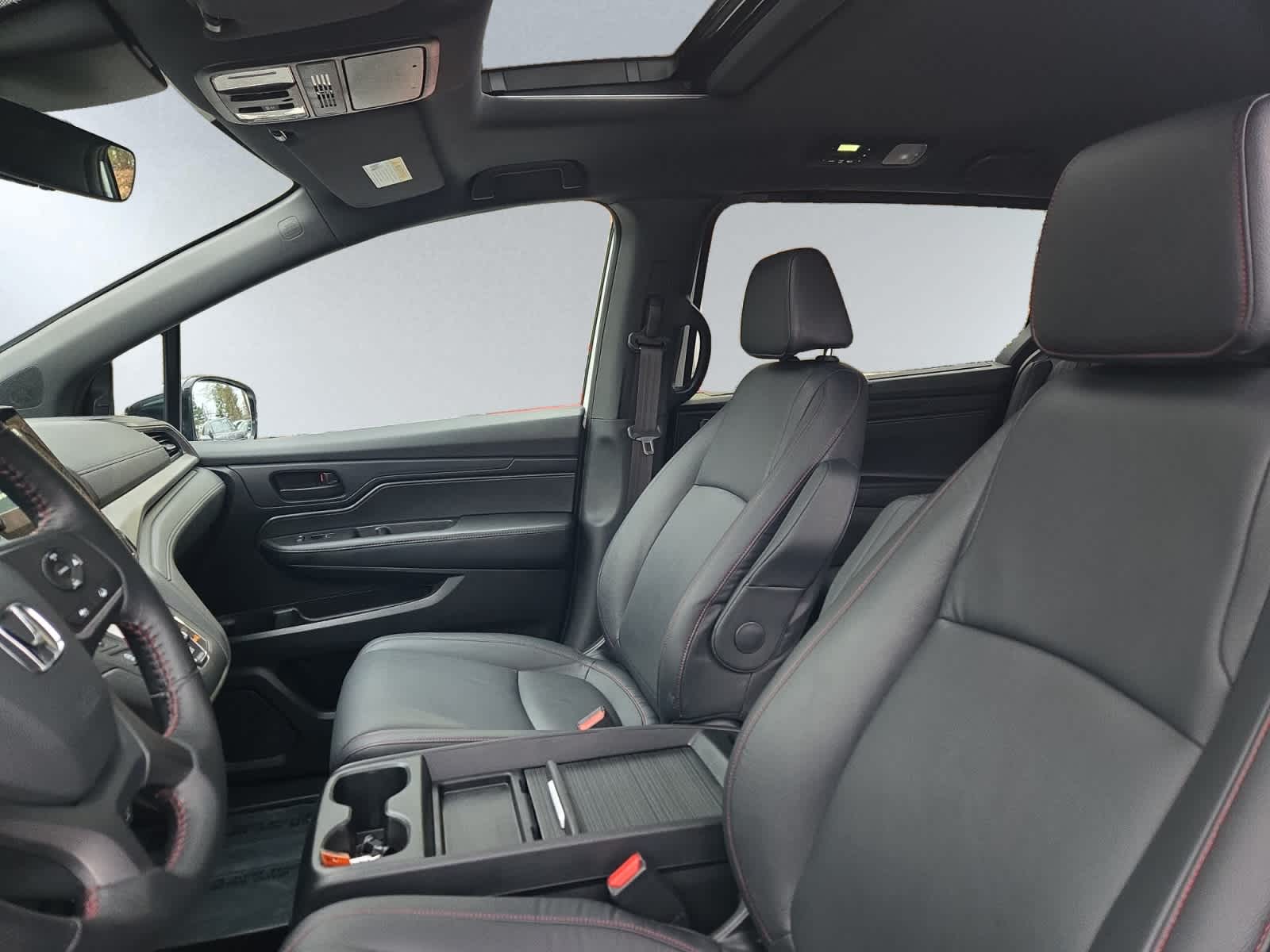 used 2024 Honda Odyssey car, priced at $34,998