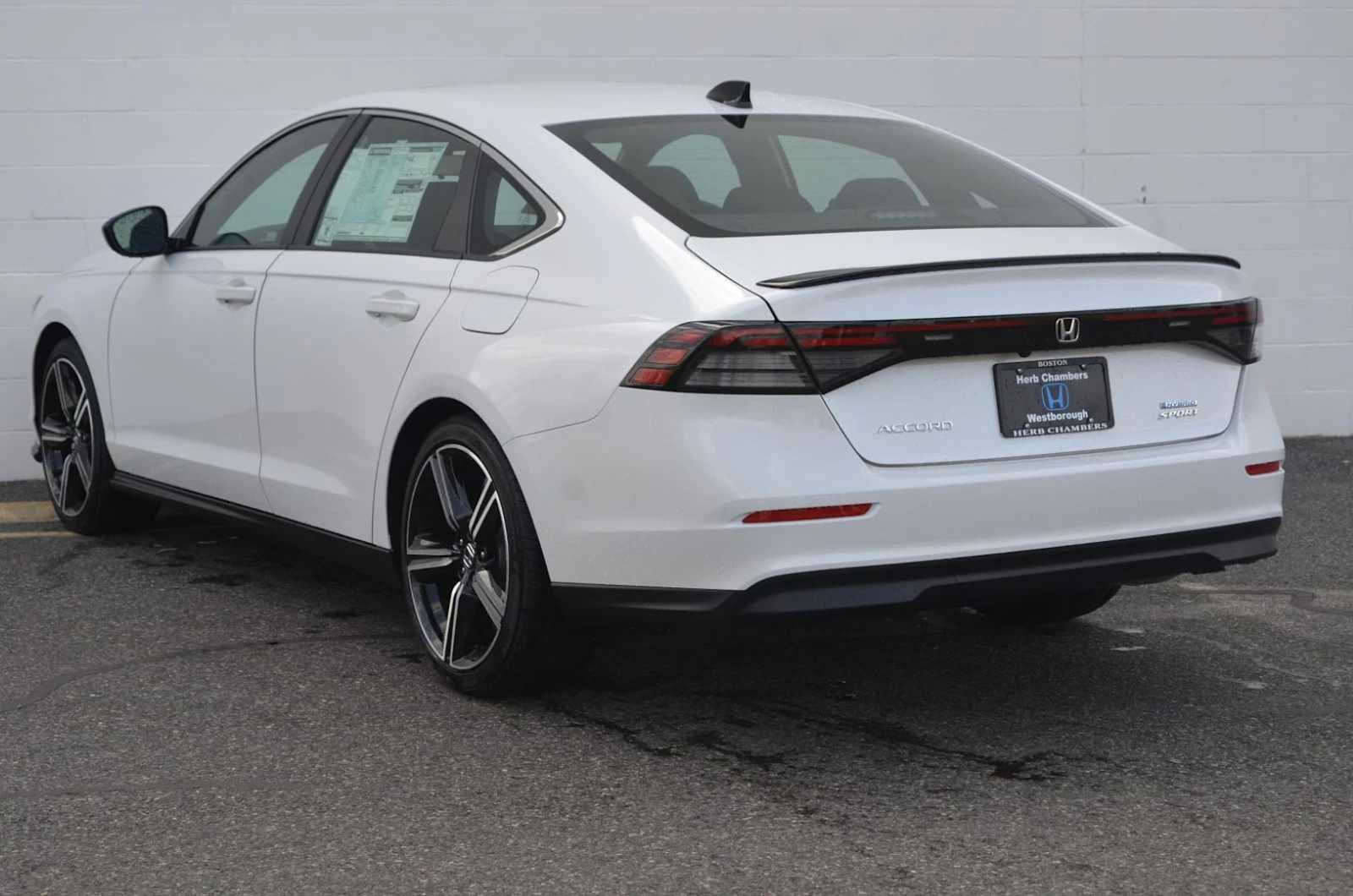 new 2025 Honda Accord Hybrid car