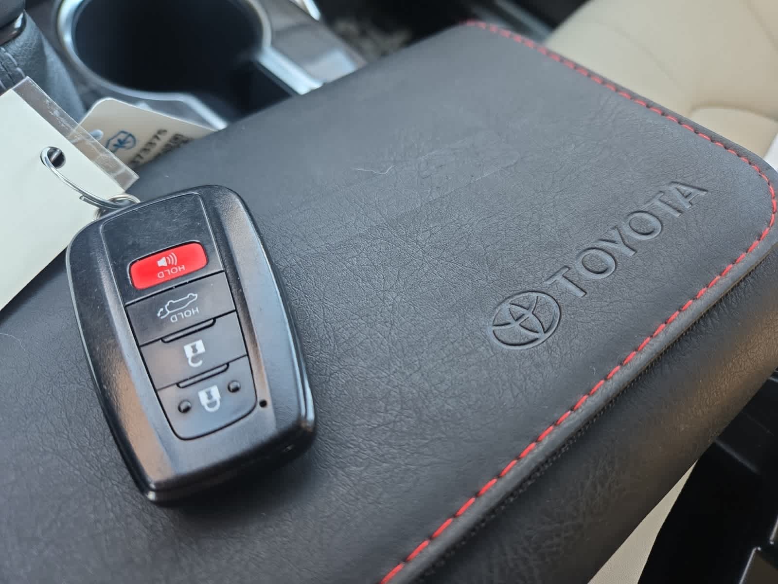 used 2022 Toyota Highlander car, priced at $35,398