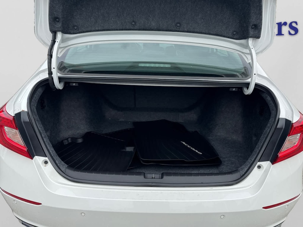 Certified 2022 Honda Accord Hybrid Touring Sedan