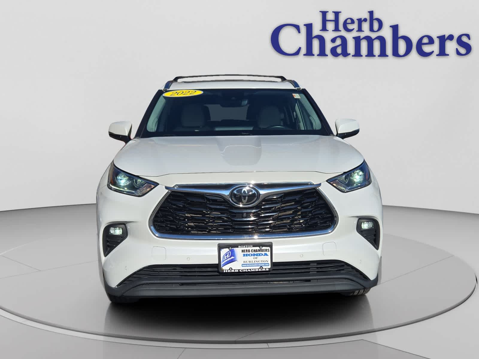 used 2022 Toyota Highlander car, priced at $35,398