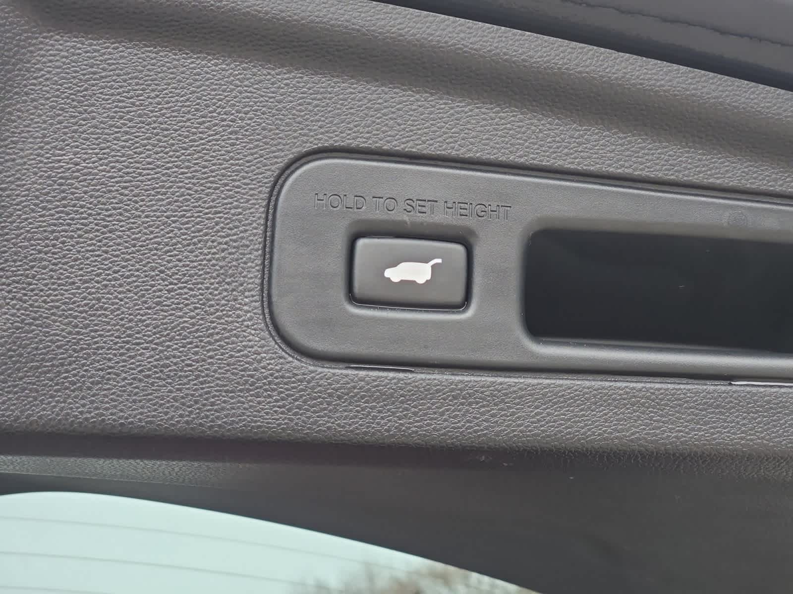 used 2023 Acura MDX car, priced at $39,998