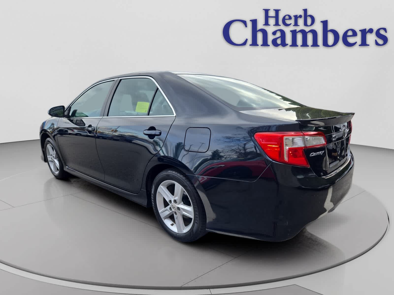 2012 Toyota Camry SE photo 3