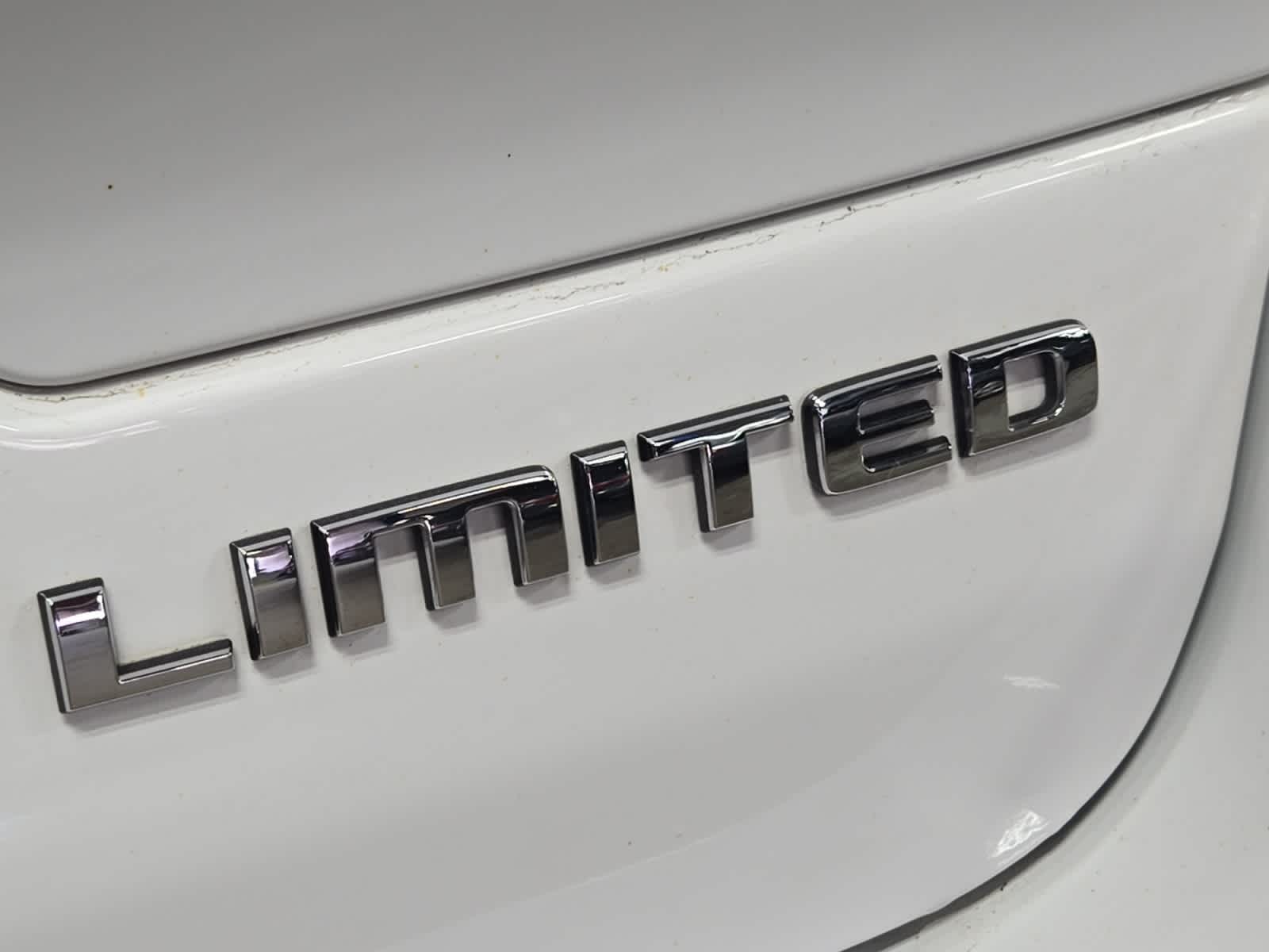 used 2023 Jeep Grand Cherokee car, priced at $31,998