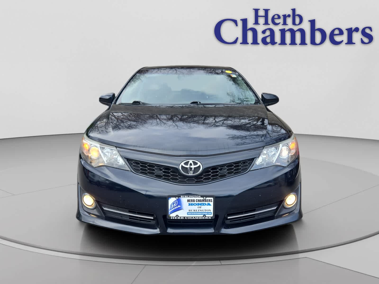 2012 Toyota Camry SE photo 2