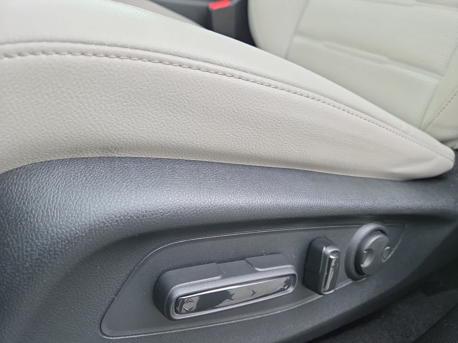 used 2025 Honda CR-V car, priced at $34,998