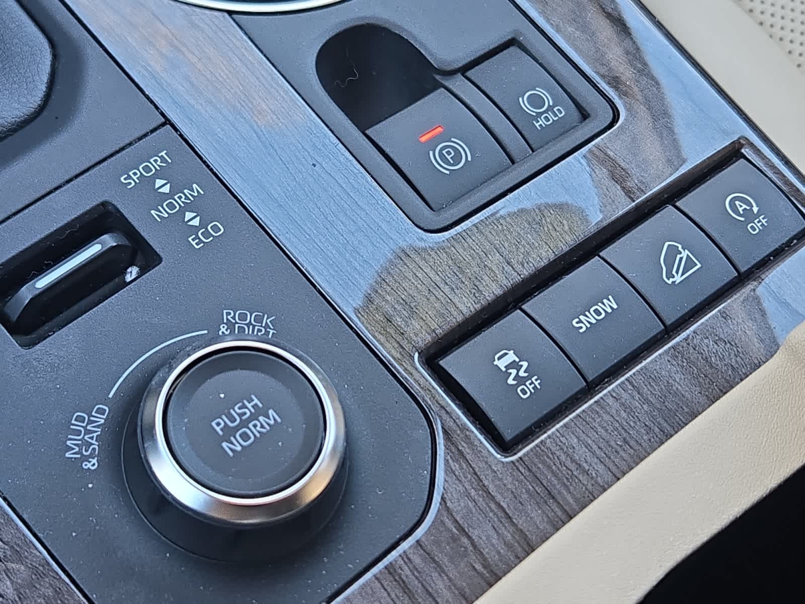 used 2022 Toyota Highlander car, priced at $35,398