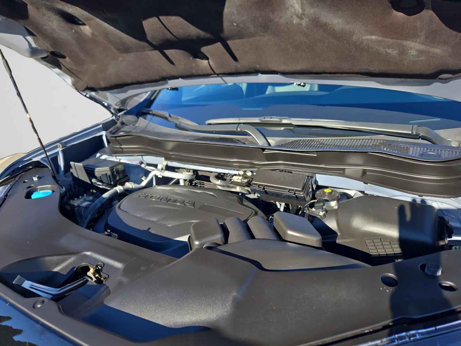 2023 Honda Ridgeline Black Edition photo 3