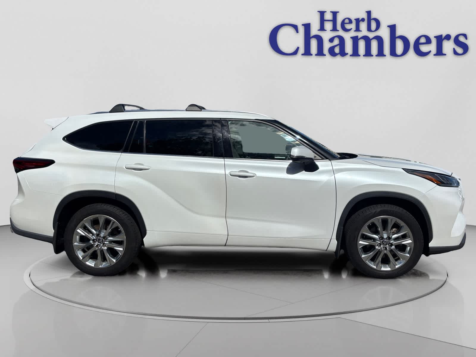 used 2022 Toyota Highlander car, priced at $35,398