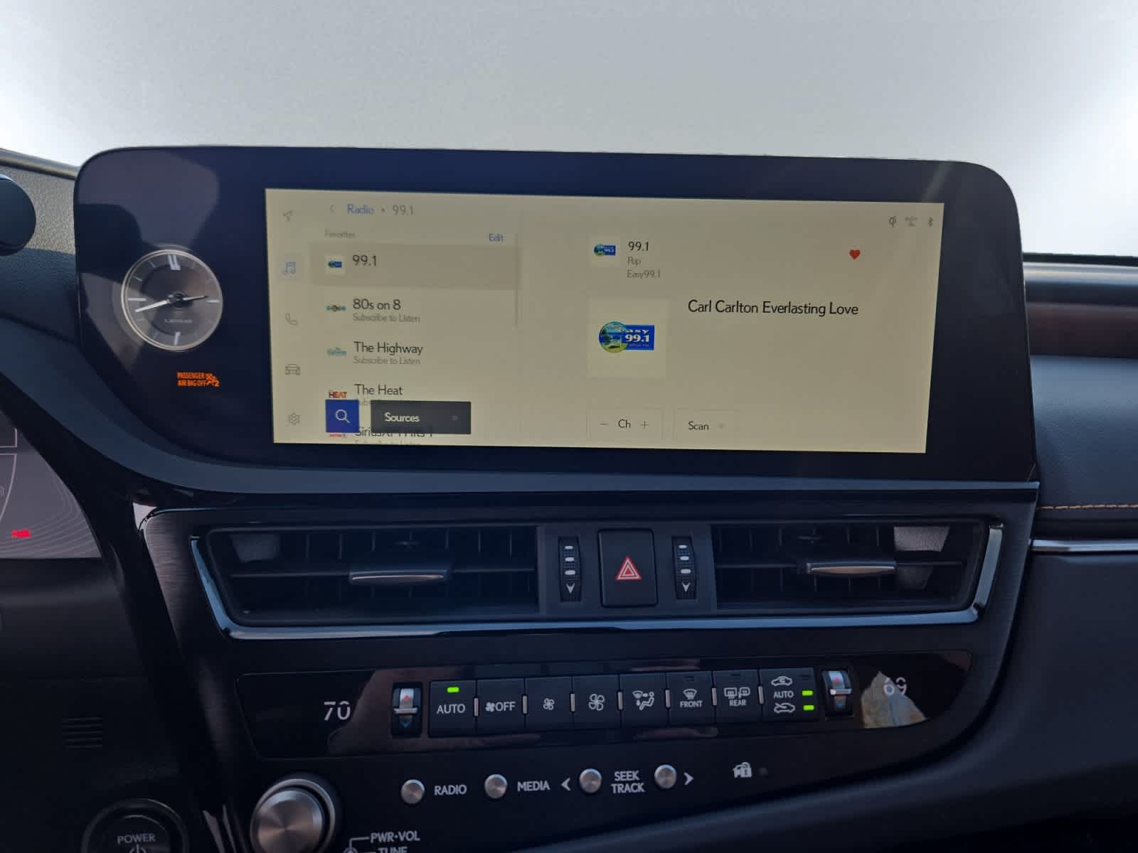 used 2023 Lexus ES 300h car, priced at $37,498